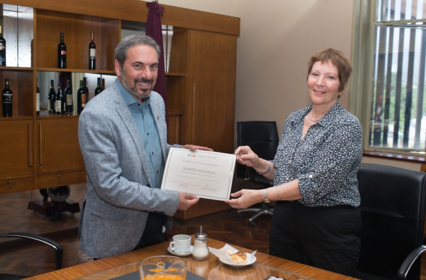 Martín Hinojosa, presidente del INV y Cuerpo Consular de Mendoza se reunieron a fin de promover las relaciones en los principales mercados del vino argentino